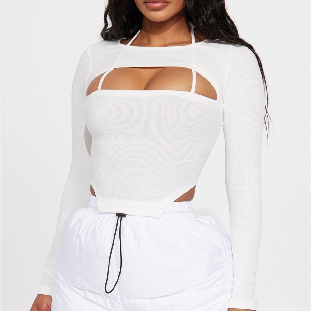 Cropped top 🤍